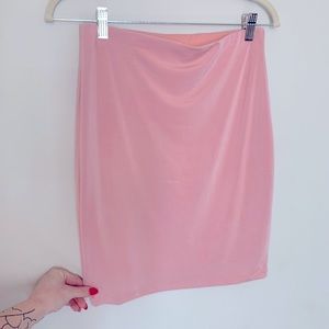 Pink tight-fitting above the knee skirt 💞